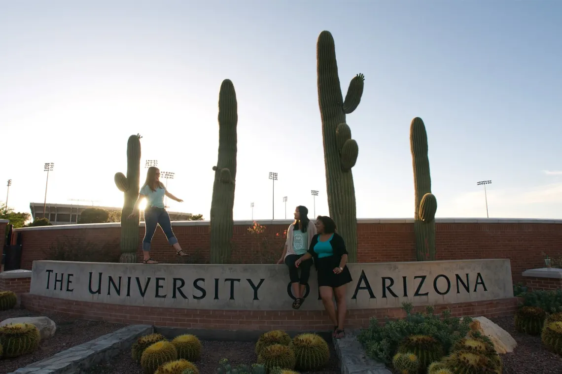 U of AZ campus photo